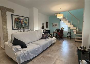 Camerano - Villetta indipendente ristrutturata