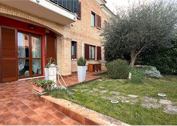 APPARTAMENTO CON GIARDINO E INGR.INDIPENDENTE, ZONA ASPIO