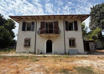 Villa in Vendita a Montesicuro, versante Ancona sud